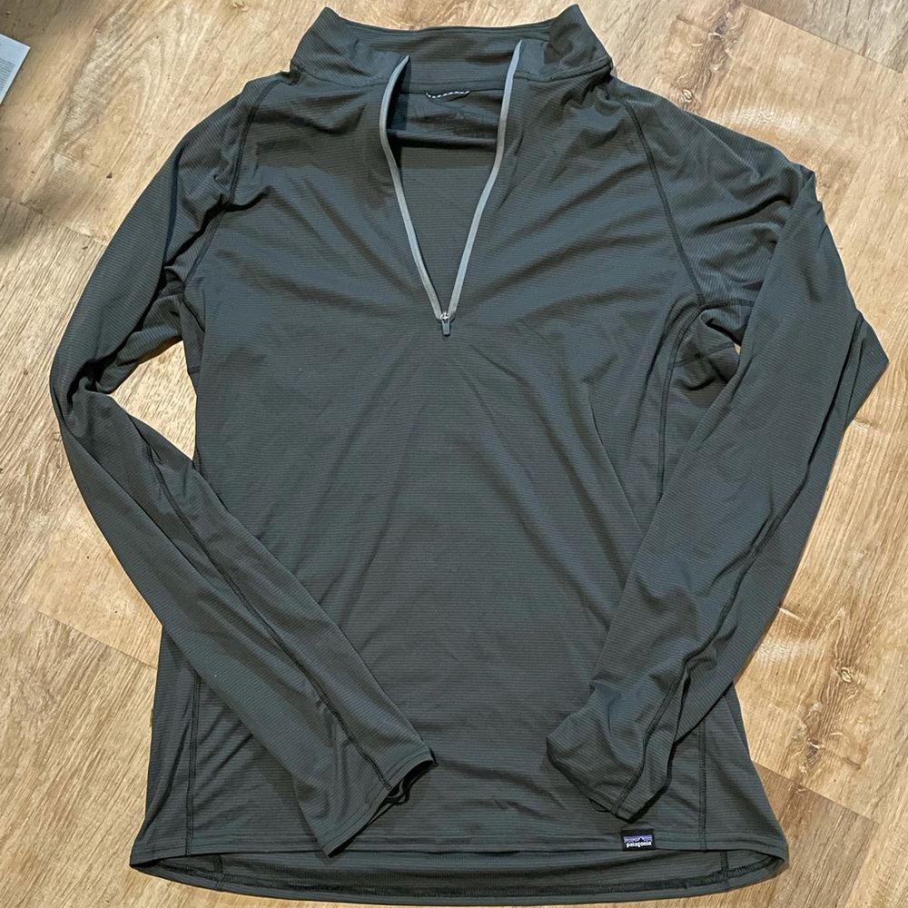 Men’s Patagonia lightweight quarter zip capilene base layer